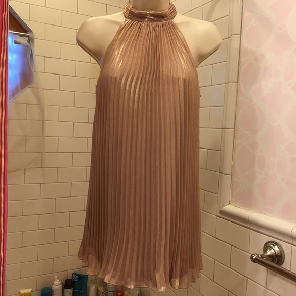 Worthington Tops - Worthington Rose Gold Pleated Sleeveless Top S